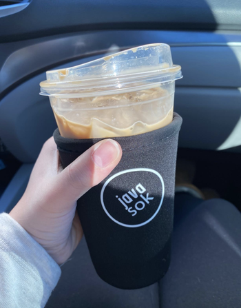 Reviewer using black version on iced drink