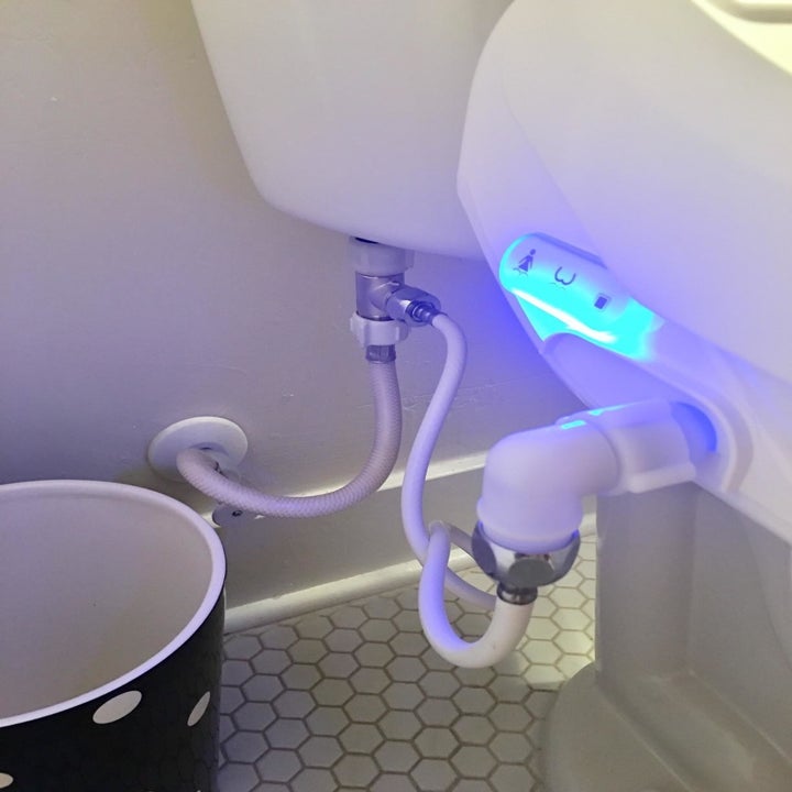 another reviewer's close up of the bidet attachment