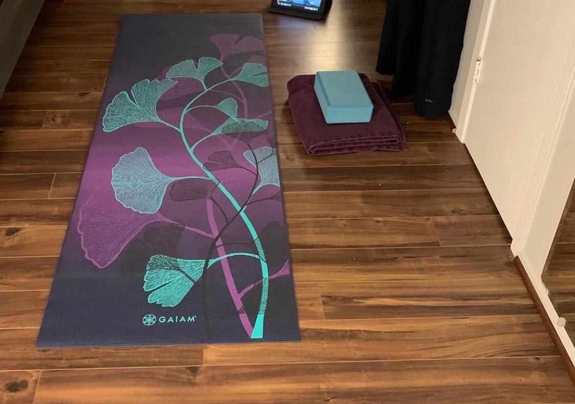 reviewer image of the gaiam beginner&#x27;s yoga kit