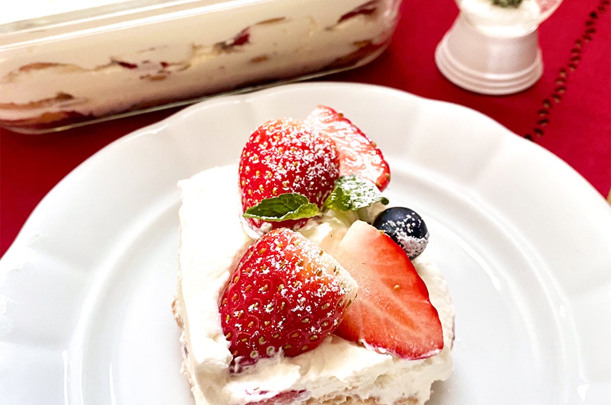 いちごのスコップショートケーキ〜スポンジいらずで簡単♪〜
