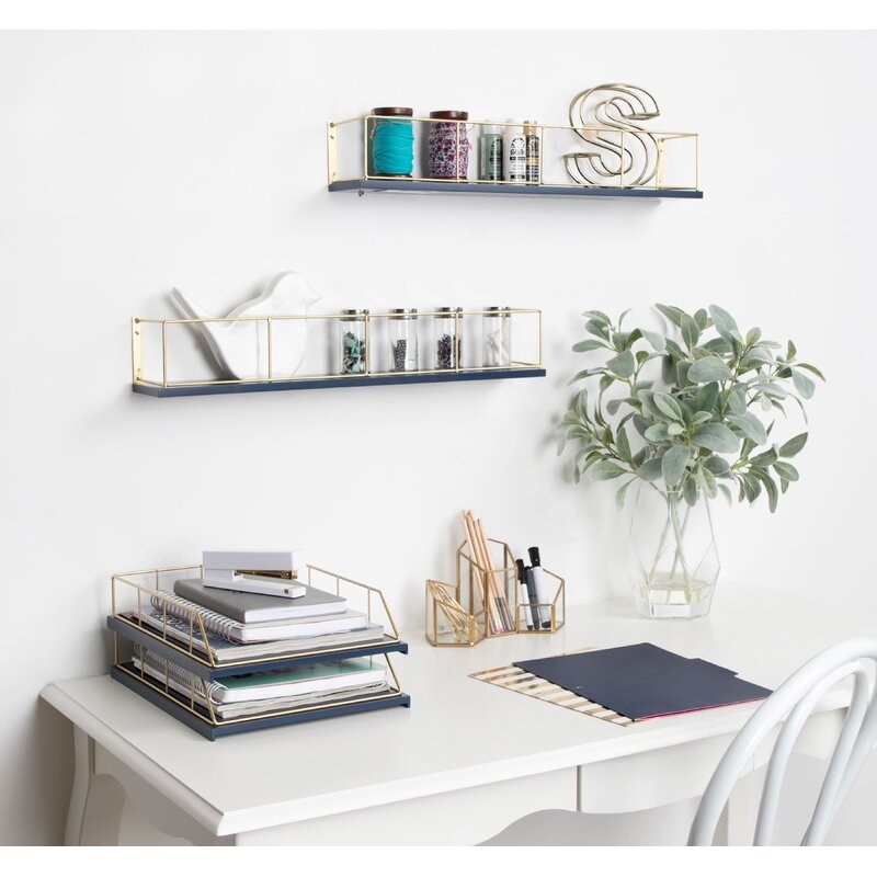 The blue and gold shelf set