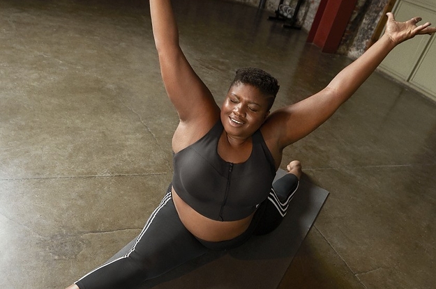 a plus size model does a split in the believe this leggings