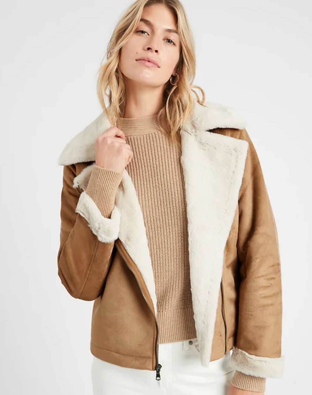 The faux shearling moto jacket in beige/ off-white