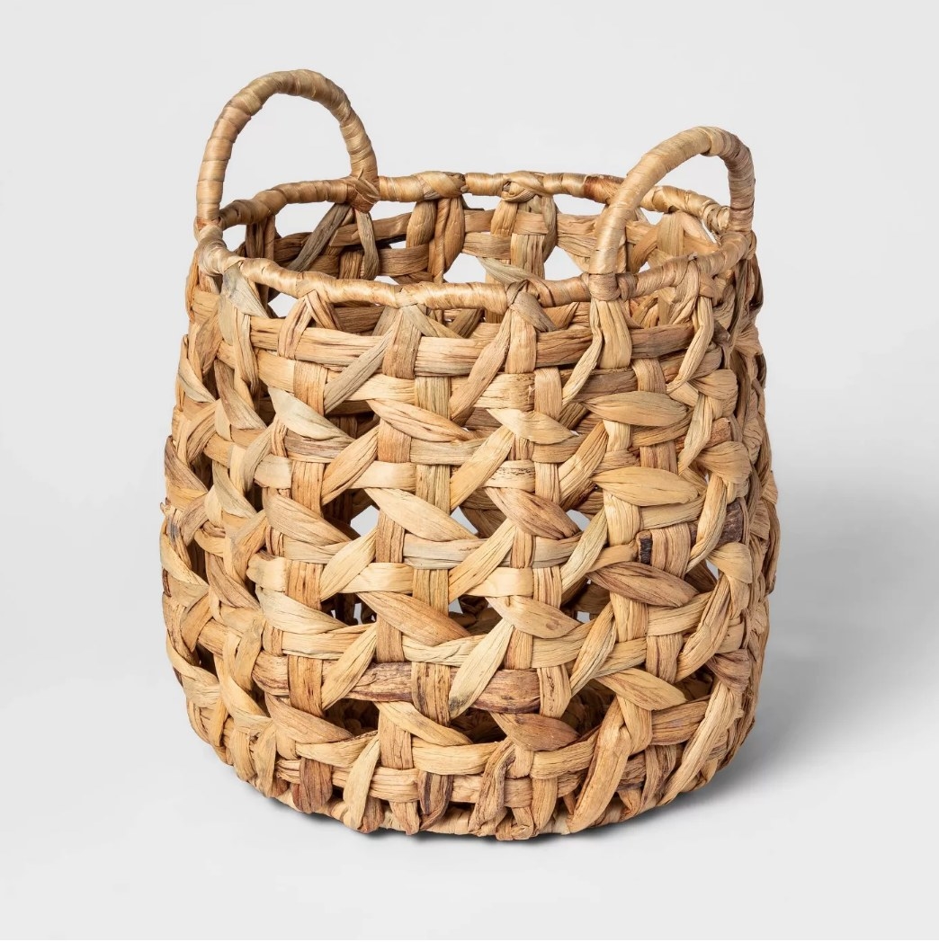 Woven decorative basket