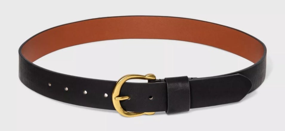 The belt in the color black