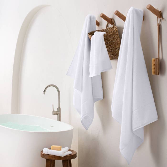 Modal Bath Towel Light Gray - Casaluna