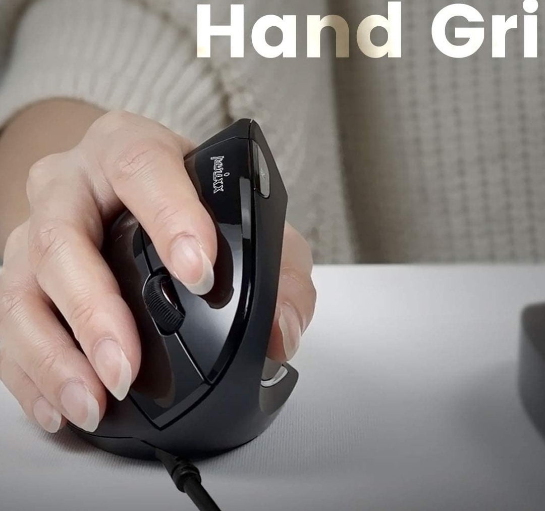 close up of hand of person using the ergonomic mouse