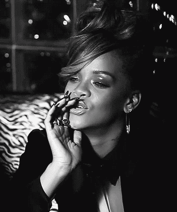 A gif of Rihanna giving the &#x27;shush&#x27; symbol