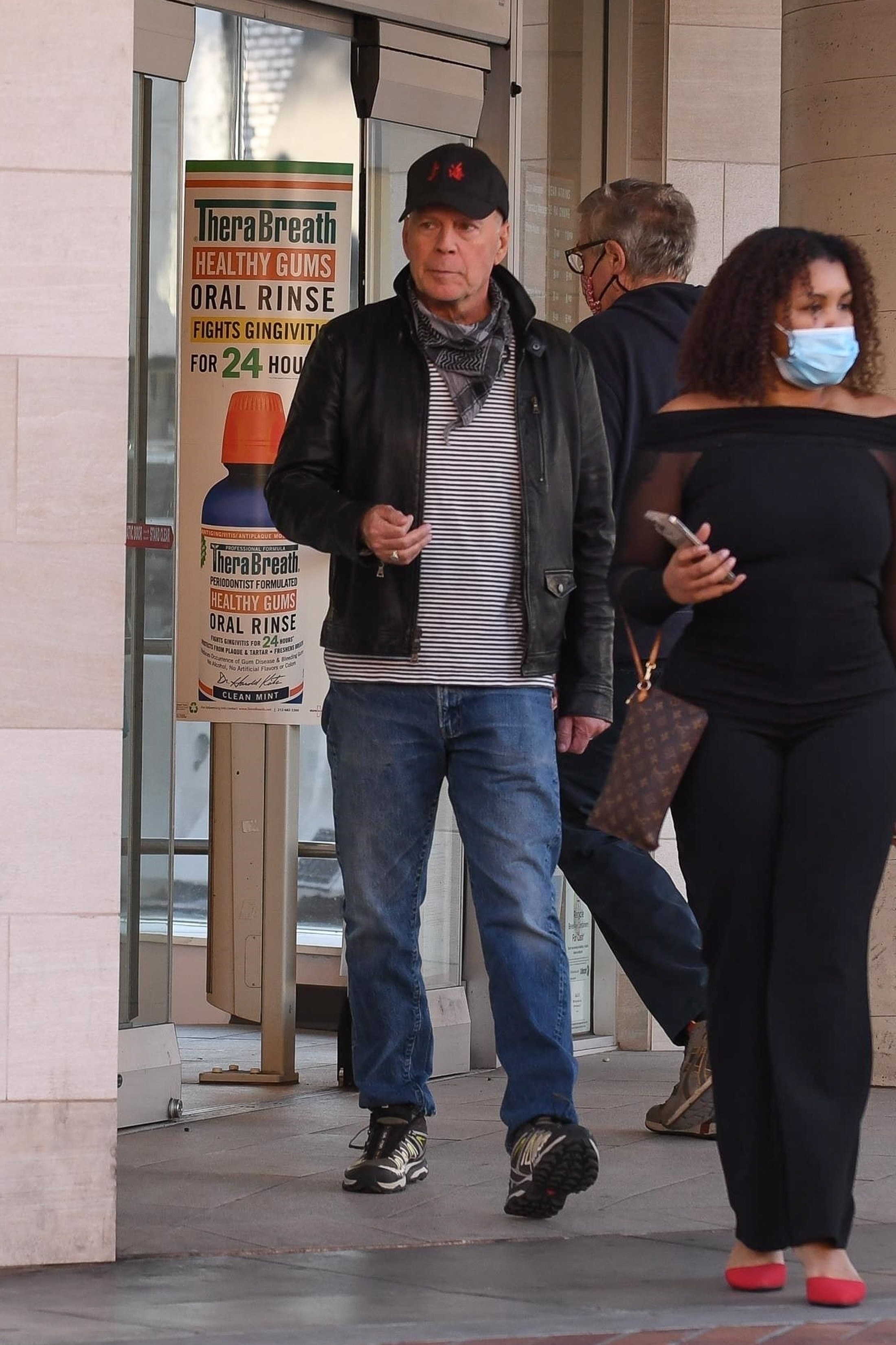 Hollywood A-lister Bruce Willis is spotted walking around without wearing a mask