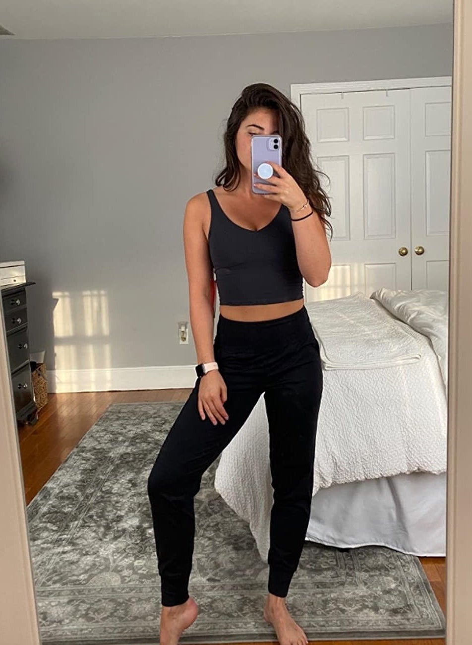reviewer wearing the joggers in black