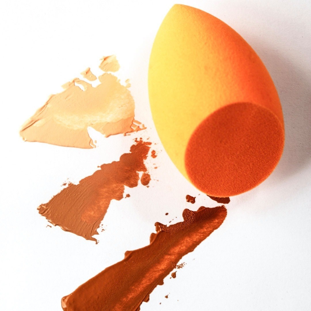 The orange makeup sponge 