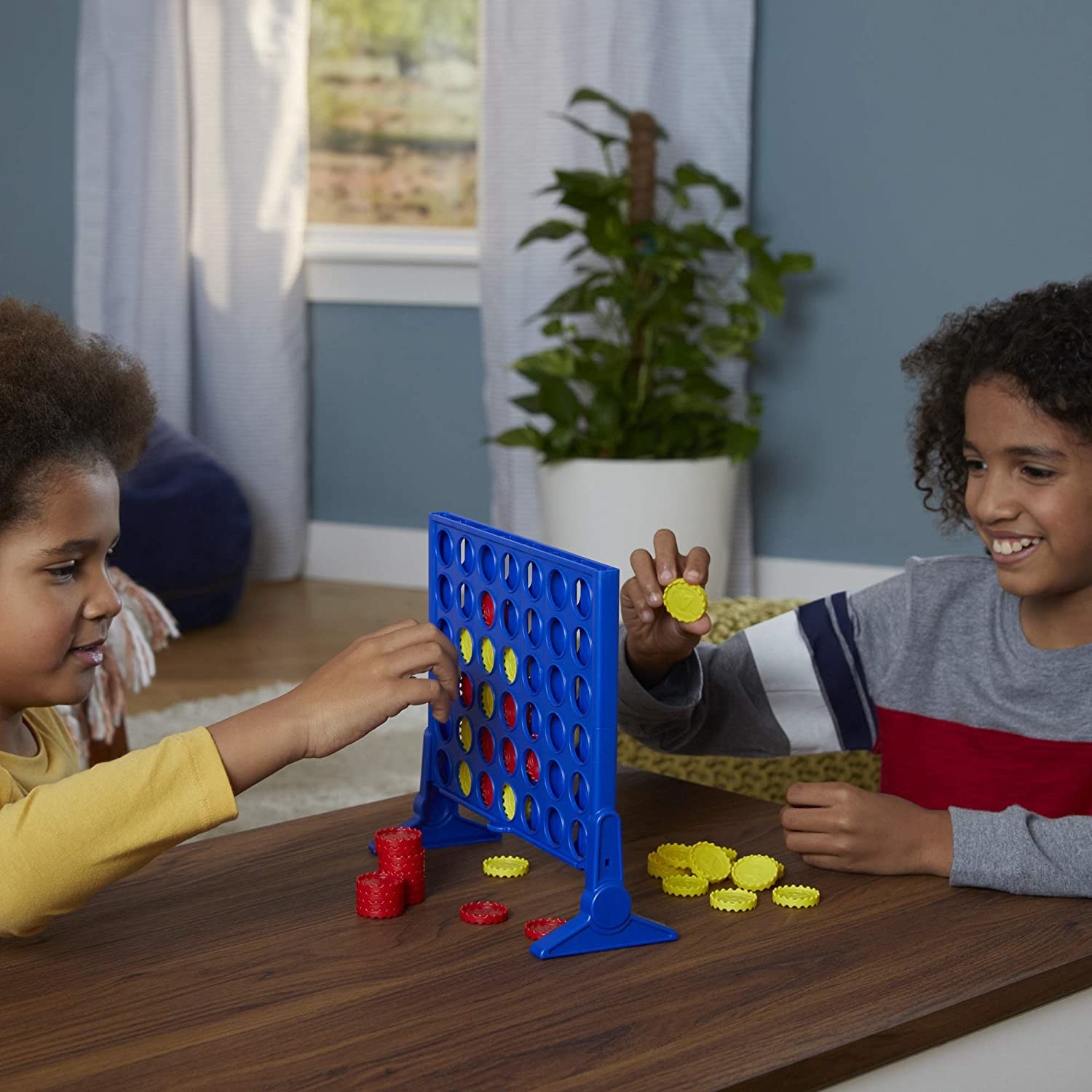 kids playing connect four