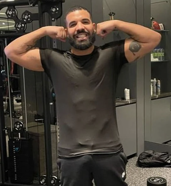 Drake flexing