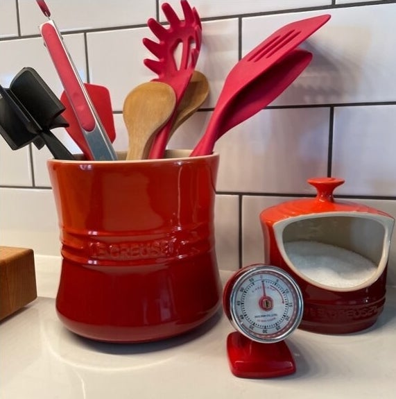 Review photo of the cerise utensil crock