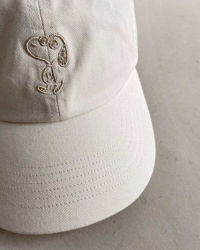 思わず買ってしまった ユニクロの スヌーピーコラボ センス良すぎてびっくりなんですが