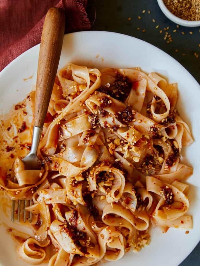 Noodles topped with garlic and chile oil.