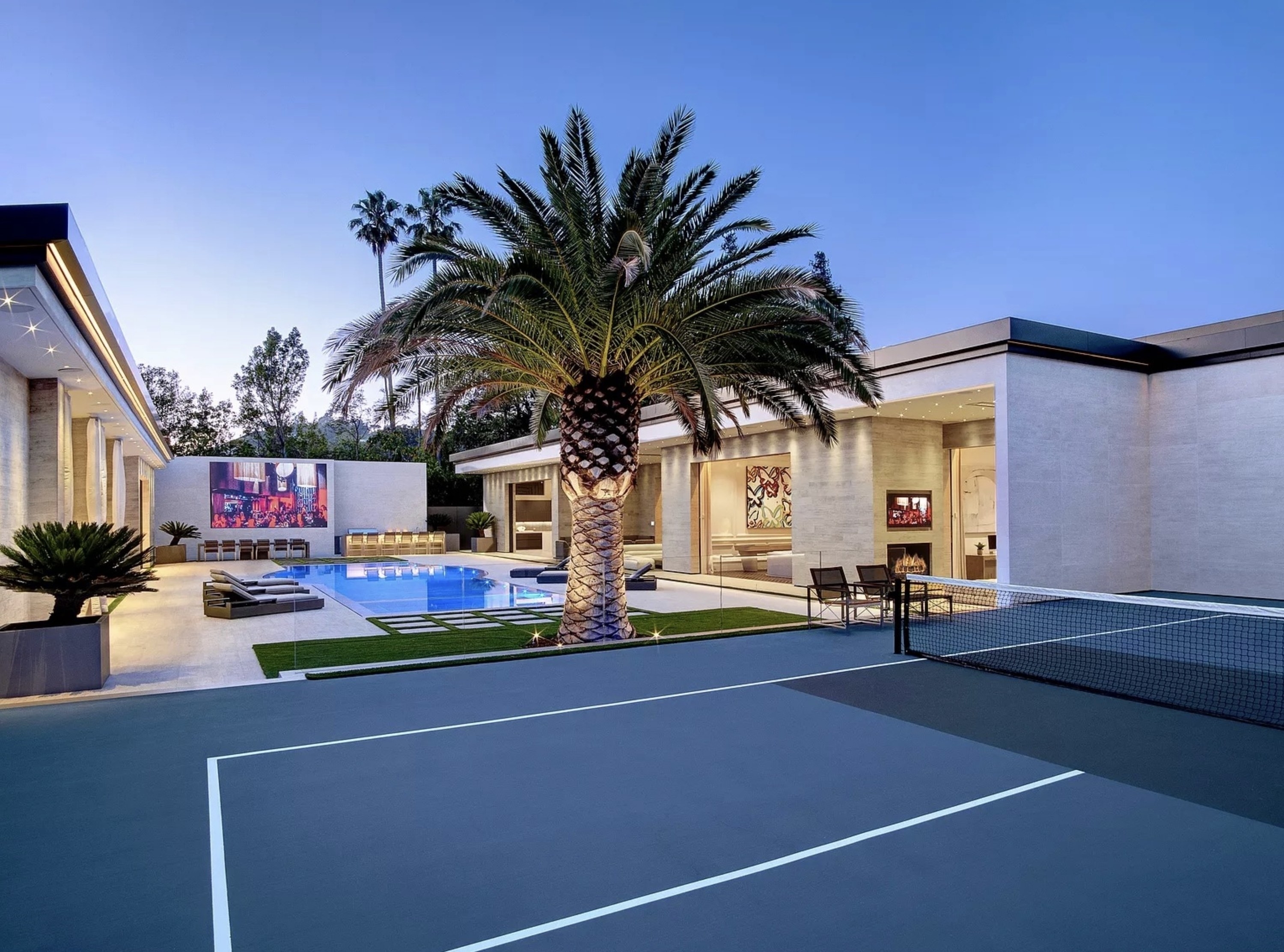 An outdoor resort part of Kylie&#x27;s mansion
