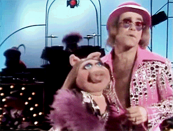 Elton dances with Miss Piggy