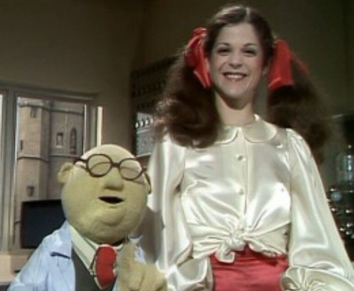 Budson Honeydew Introduces Gilda Radner