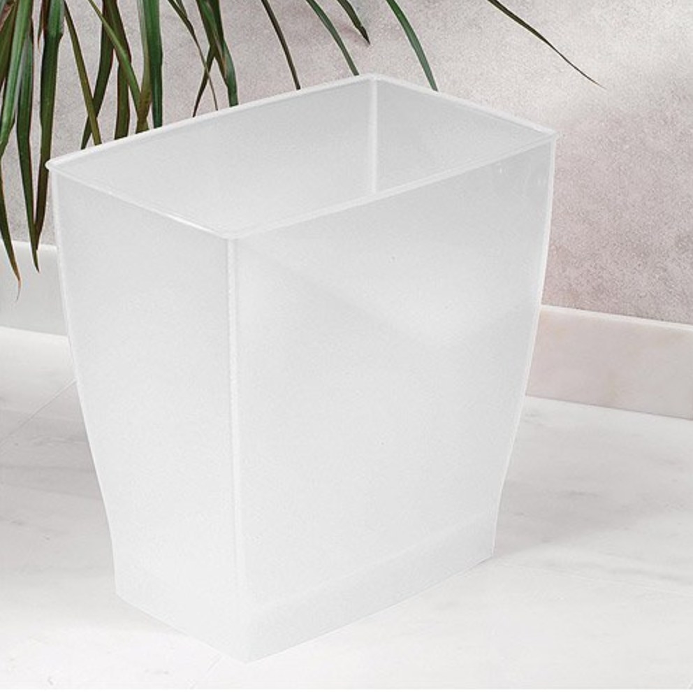 The rectangle wastebasket in white