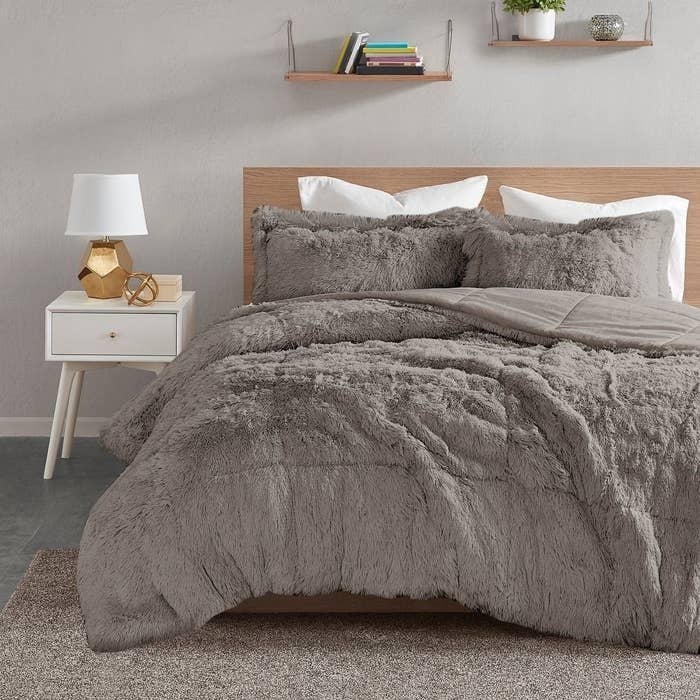 Intelligent Design Leena Shaggy Faux Fur Comforter Set