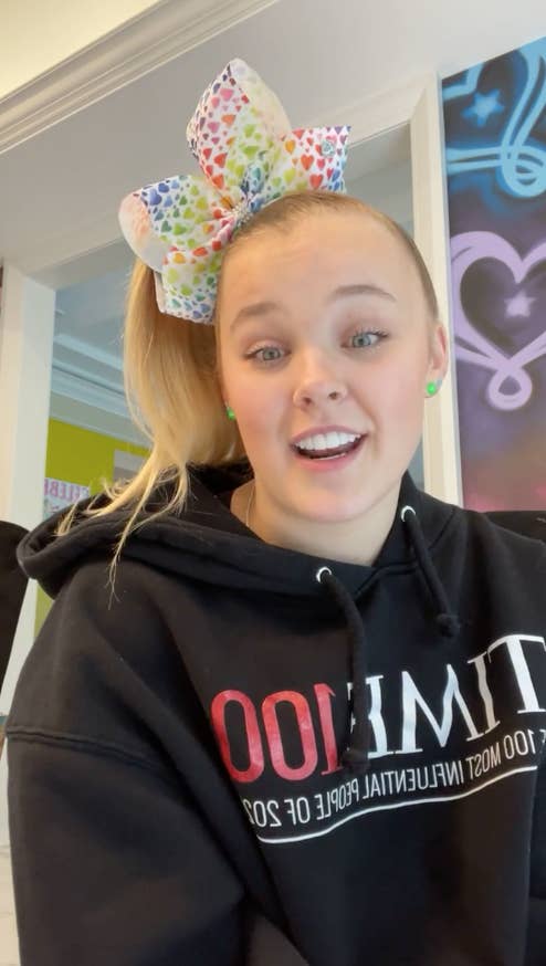 JoJo Siwa talking on IGTV