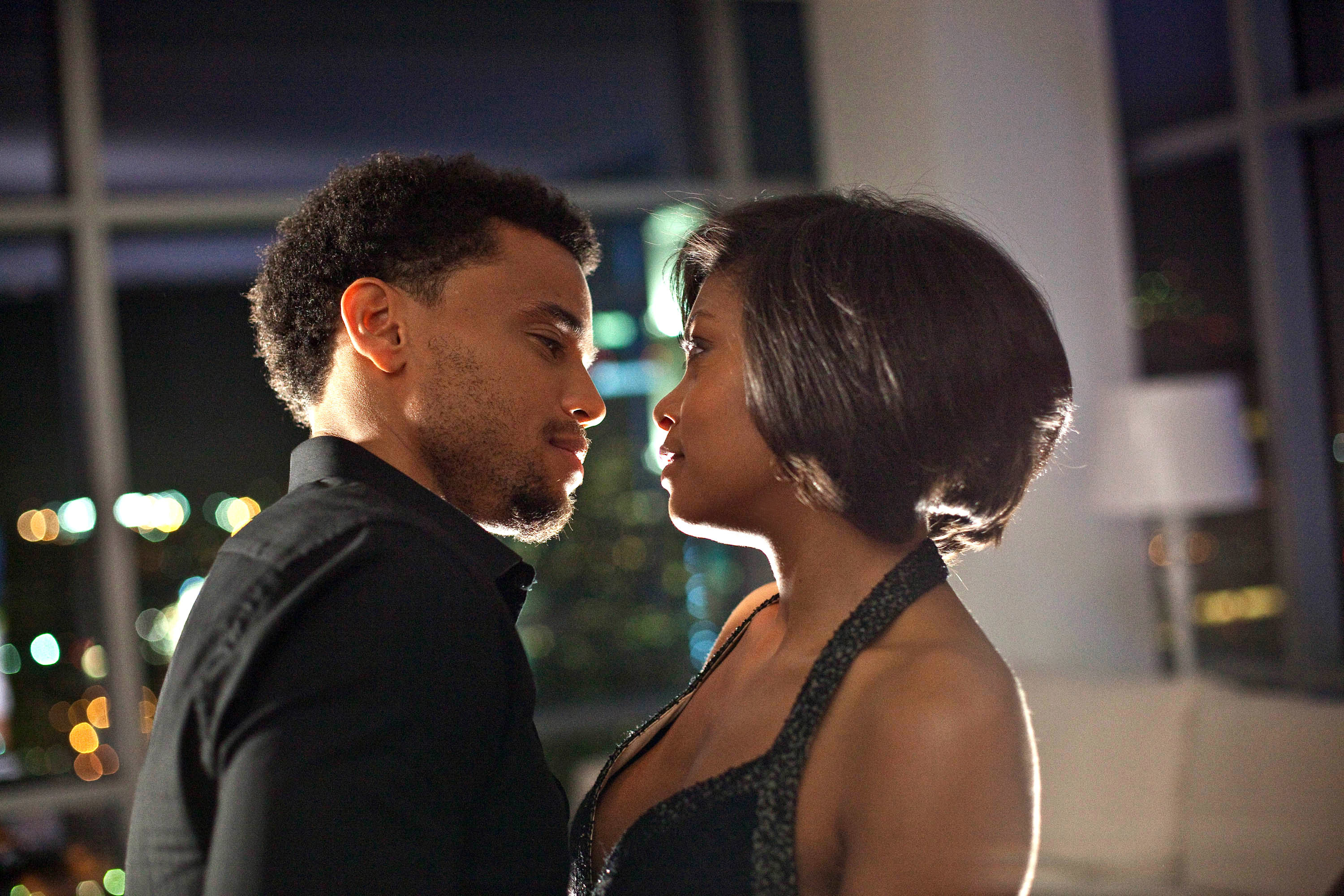 Taraji P. Henson and Michael Ealy about to kiss in &quot;Think Like a Man&quot;