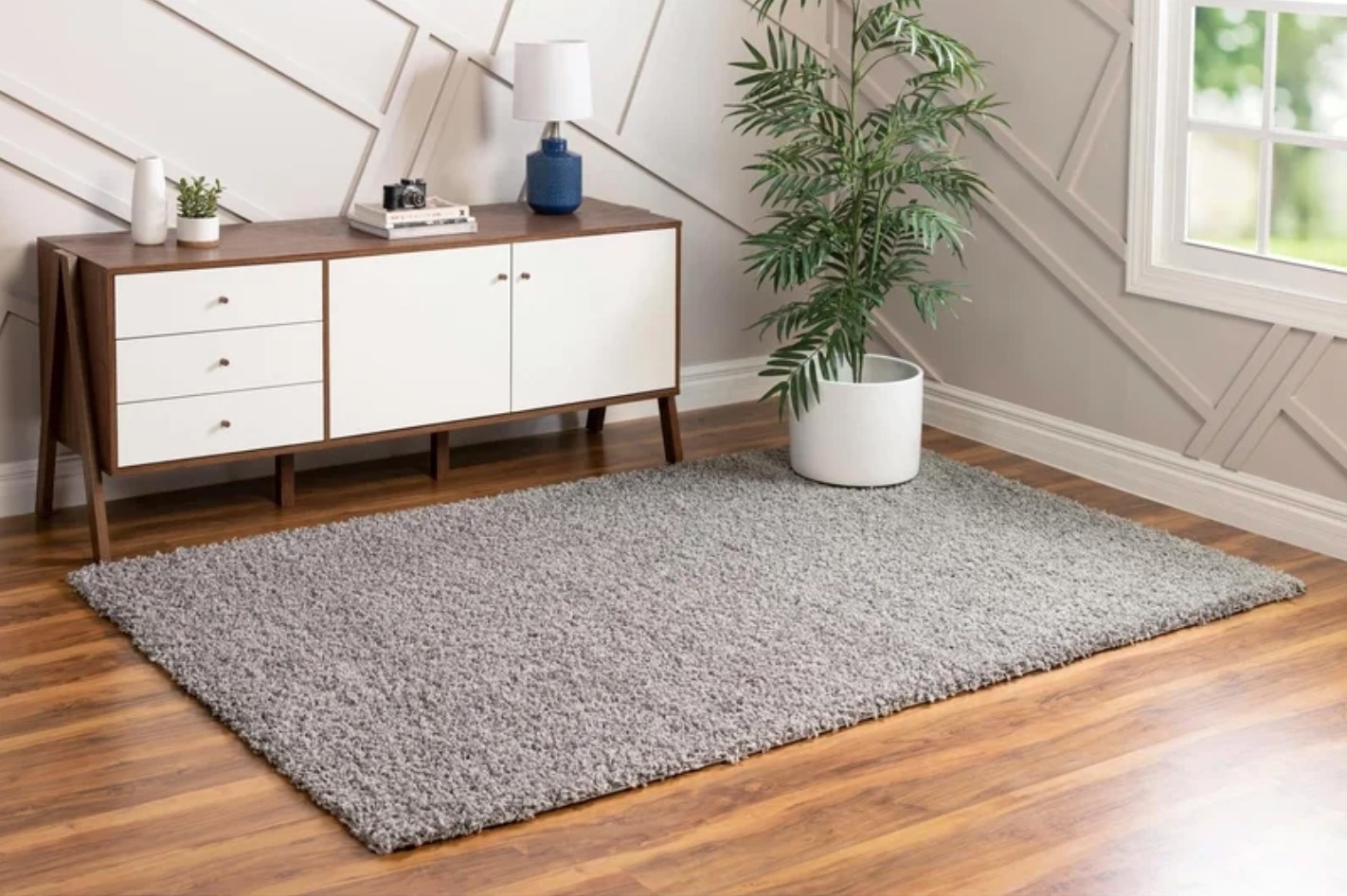 The area rug in cloud gray