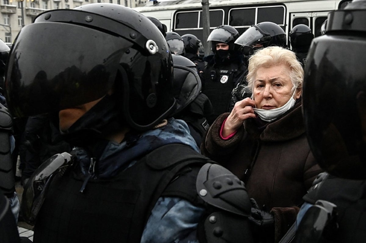 Photos and videos of pro-democracy protests in Russia
