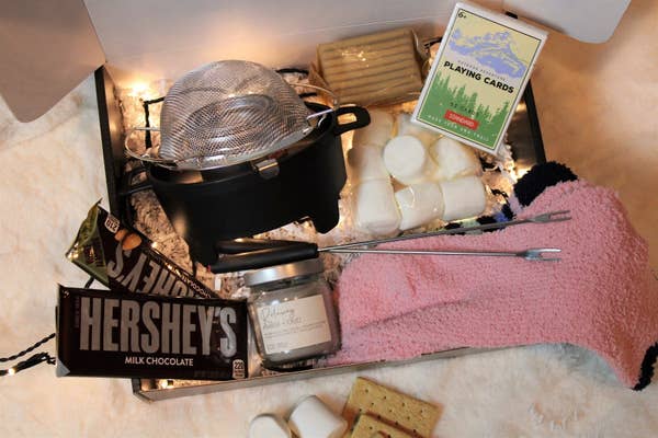 S&#x27;mores kit opened to reveal contents