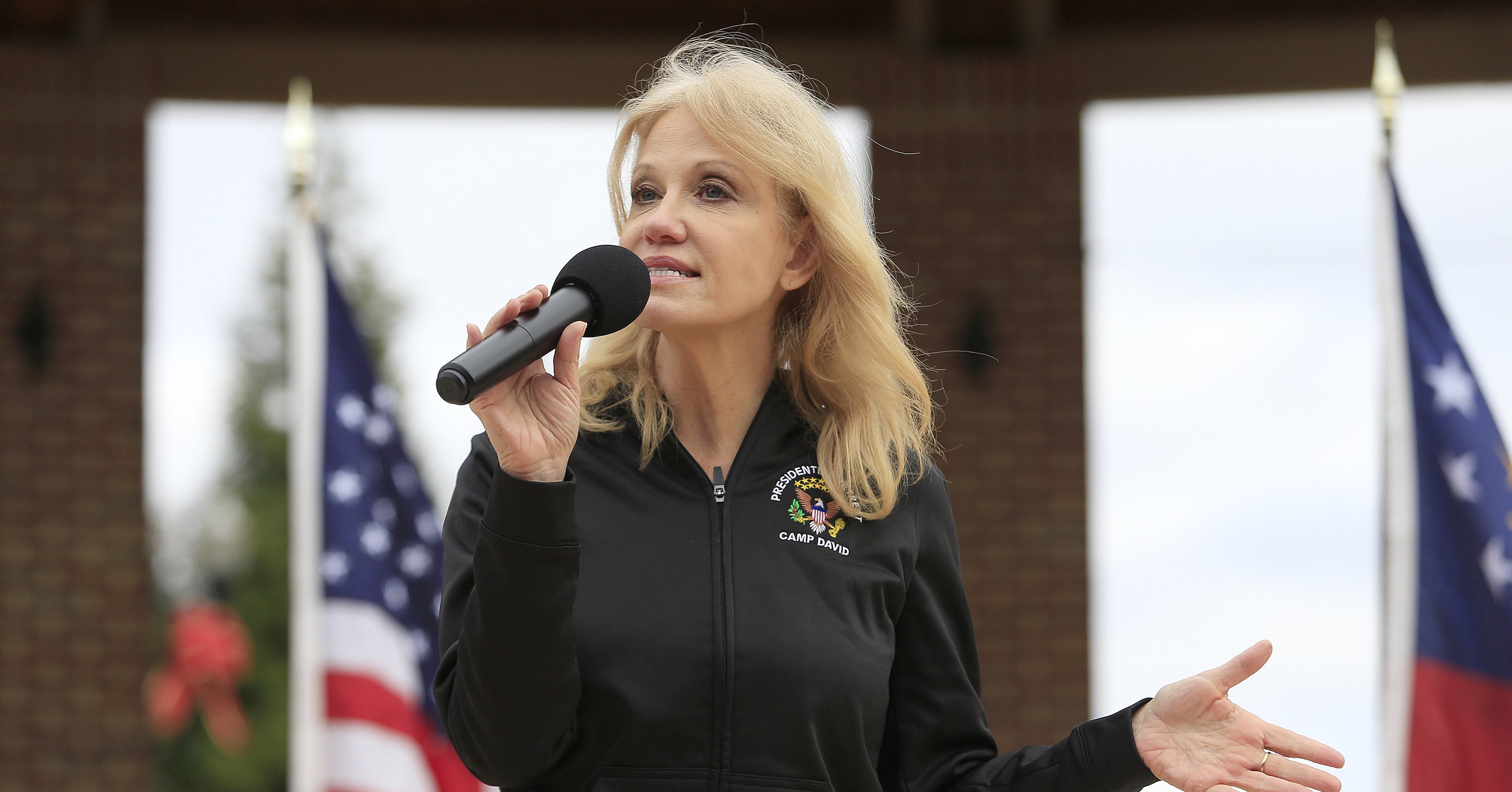 Kellyanne Conway Twitter Showed A Nude Pic Of Her Daughter