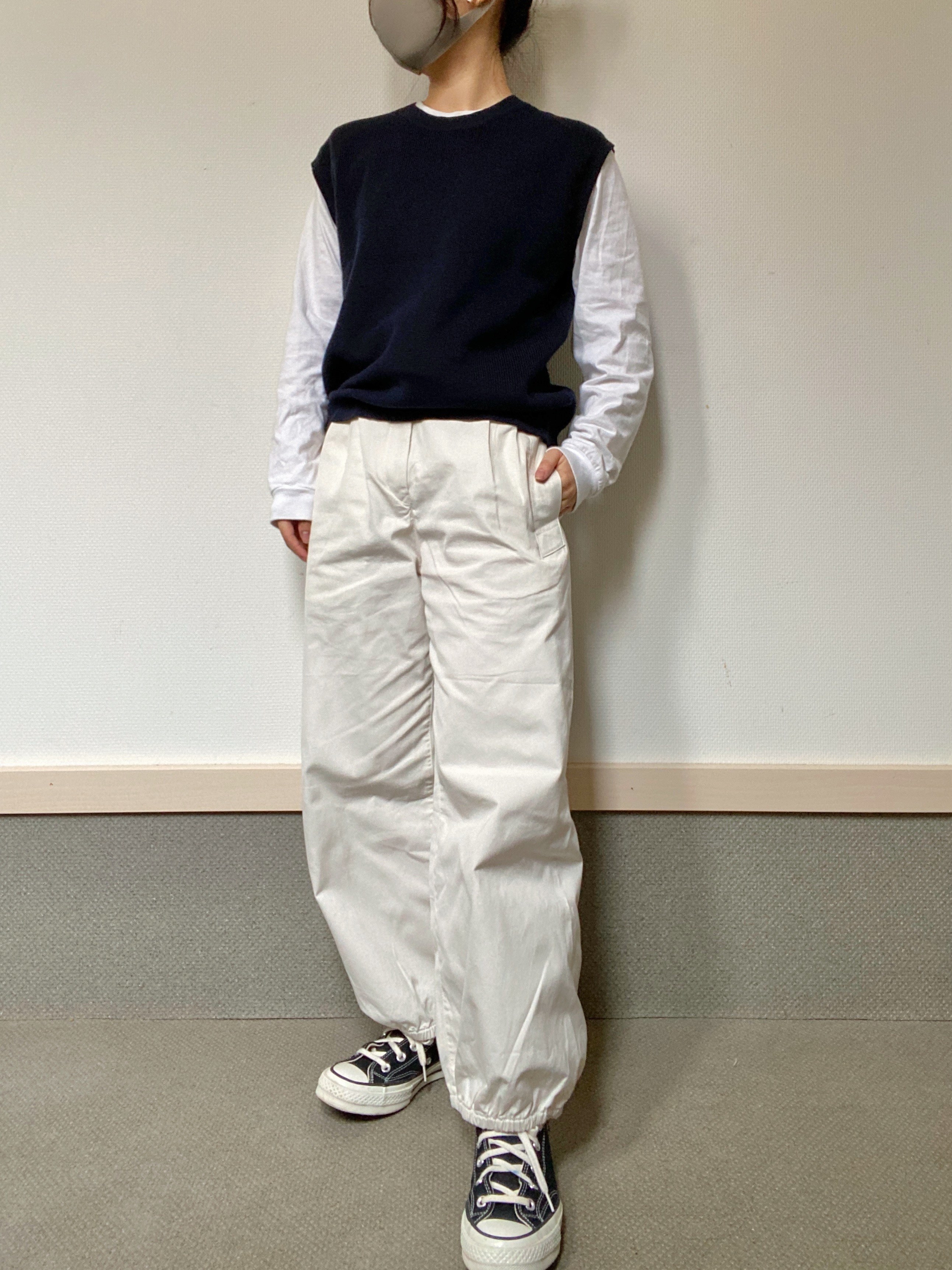 えっ これがユニクロ 新作の 3990円パンツ は個性的なデザインでオシャレ
