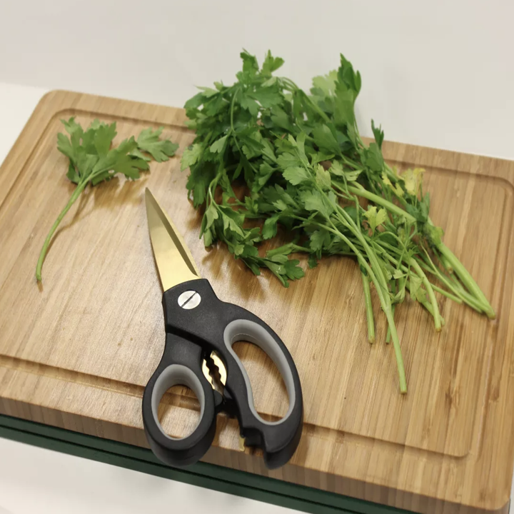 the scissors chopping herbs 