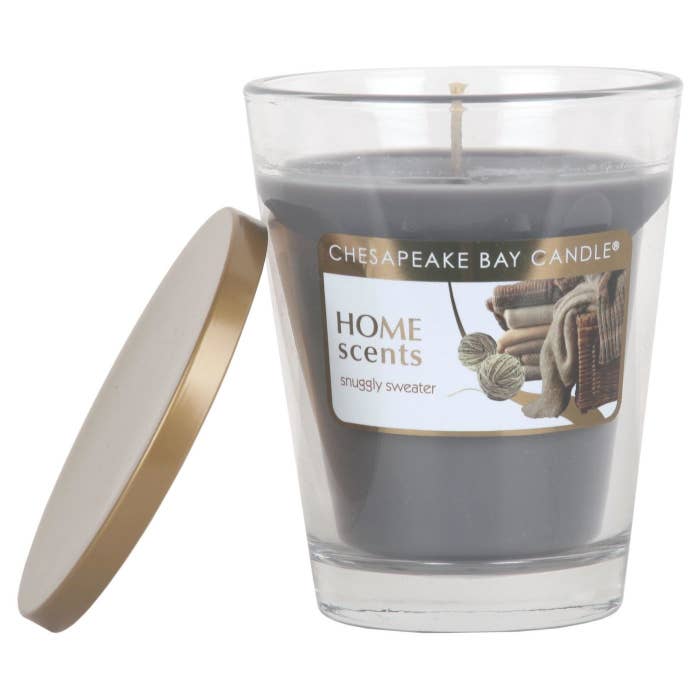 A snuggly sweater scented candle