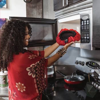 A model heating the cap in the microwave