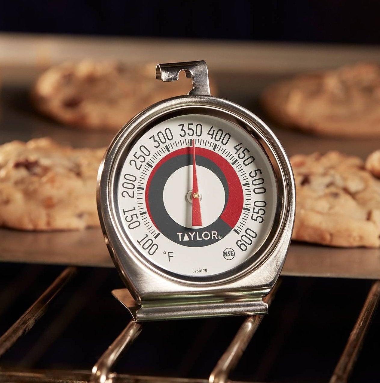 The oven and grill temperature thermometer