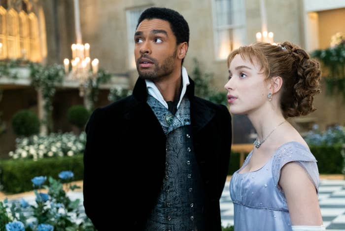 Regé-Jean Page and Phoebe Dynevor as Simon and Daphne