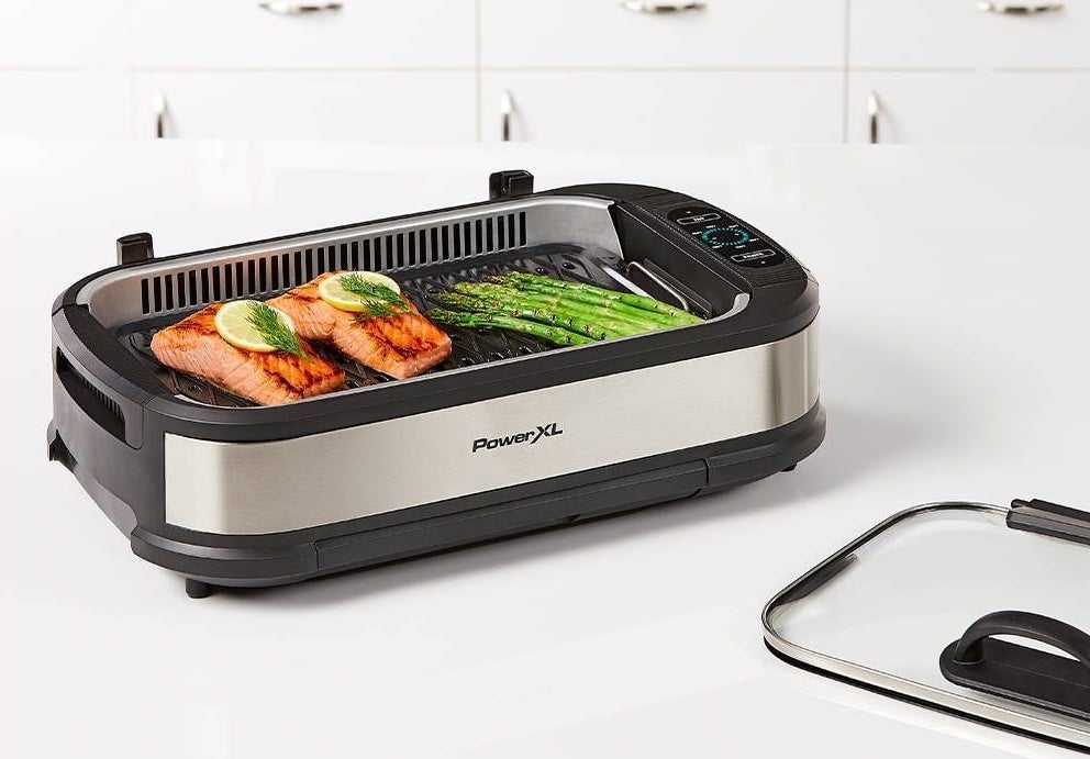powerxl smokeless indoor grill cooking salmon and asparagus