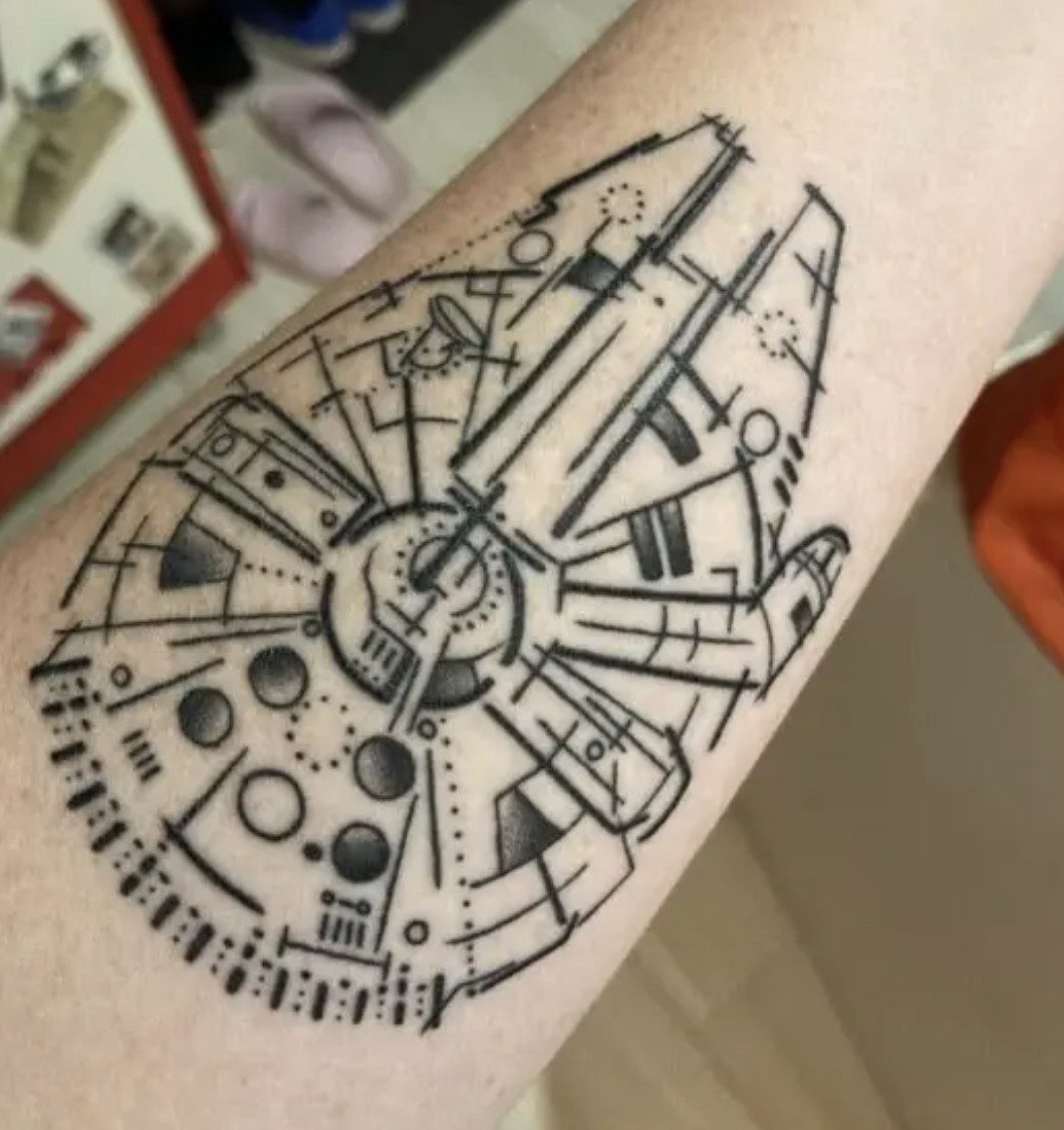 A simple outline of a space ship from &quot;Star Wars&quot;