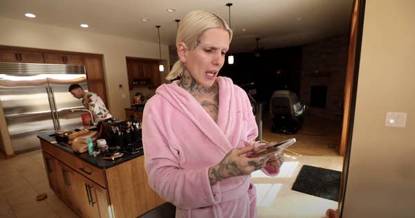 Jeffree Star menanggapi rumor soal dia dan Kanye West memiliki hubungan romantis.