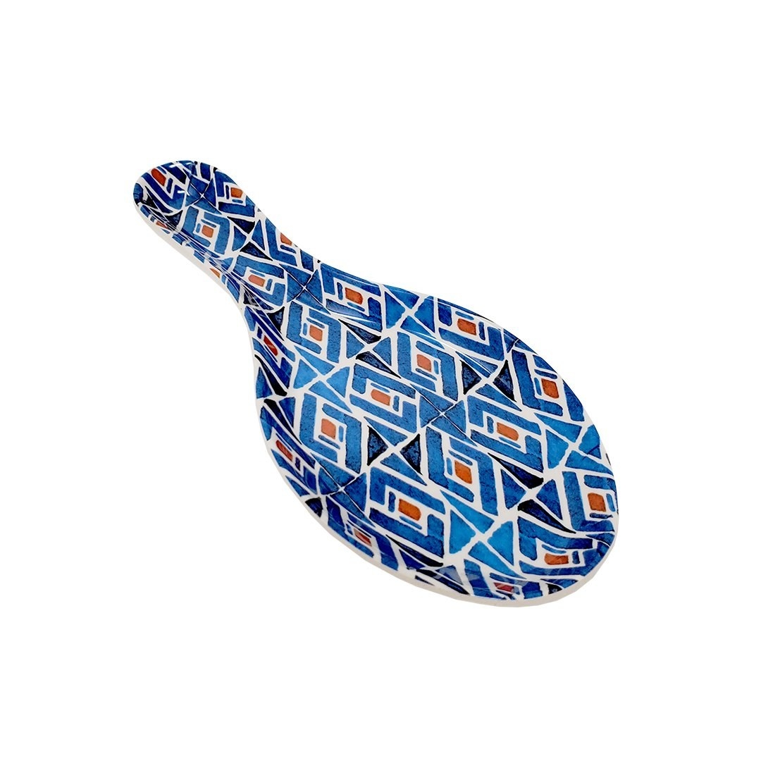 The spoon rest with a colorful pattern