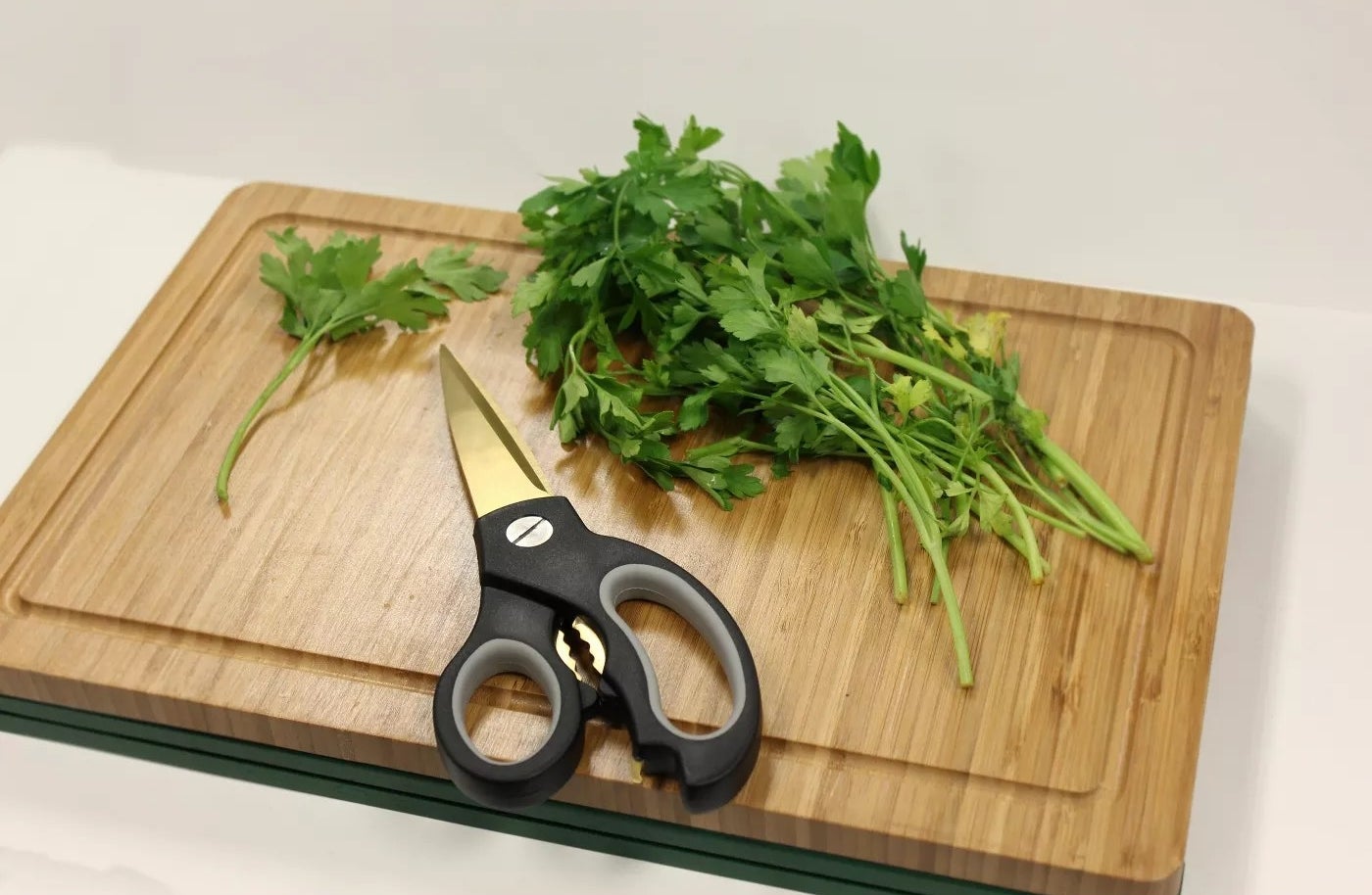 The black and gold kitchen shears