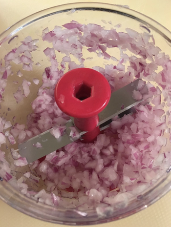 reviewer's chopped onion after chopping with veggichop