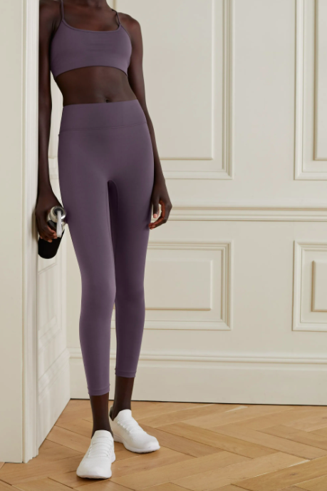 A model wearing the leggings
