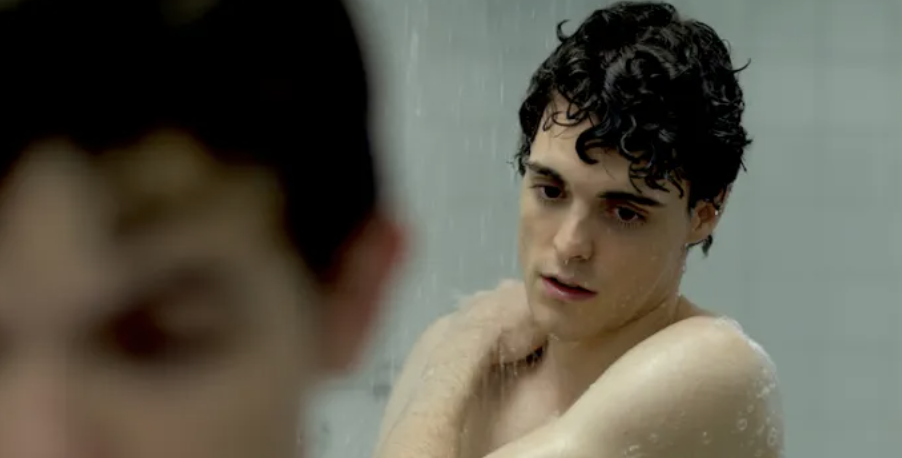 The two main characters showering in &quot;The Way He Looks&quot;