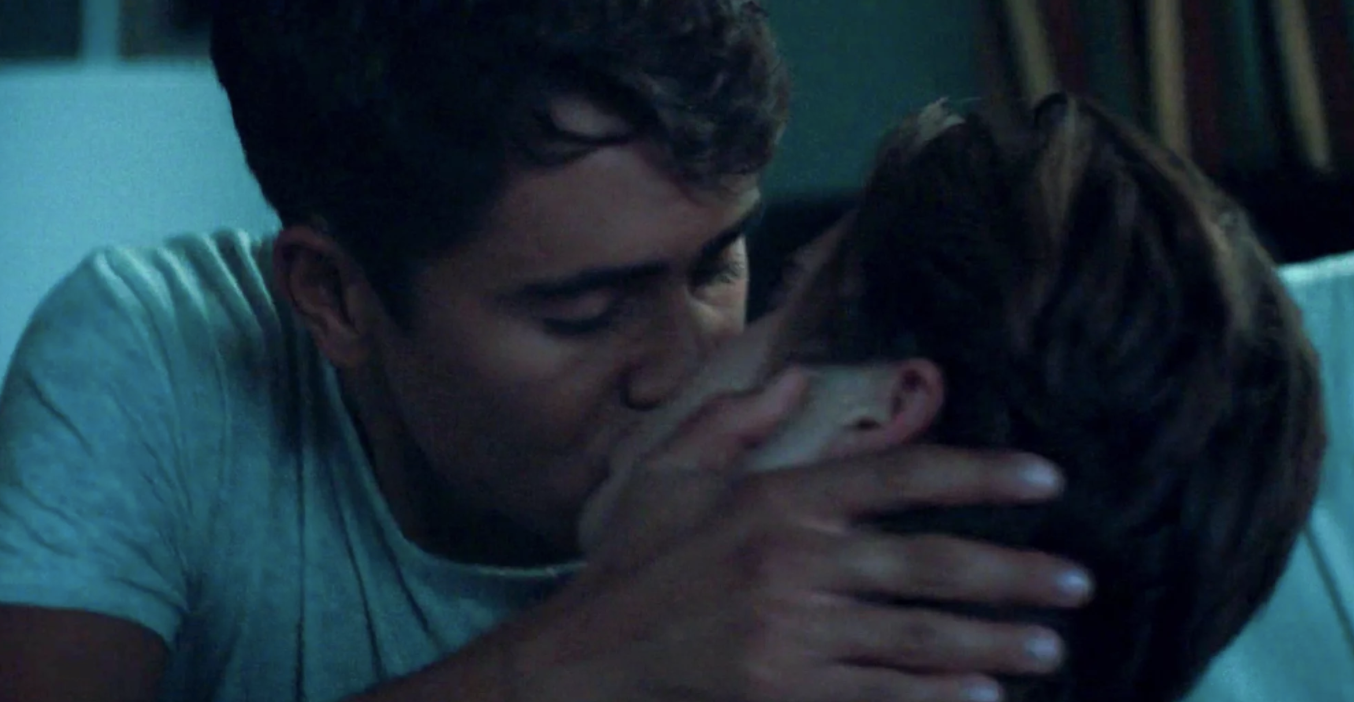 Victor and Benji kissing in &quot;Love, Victor&quot;