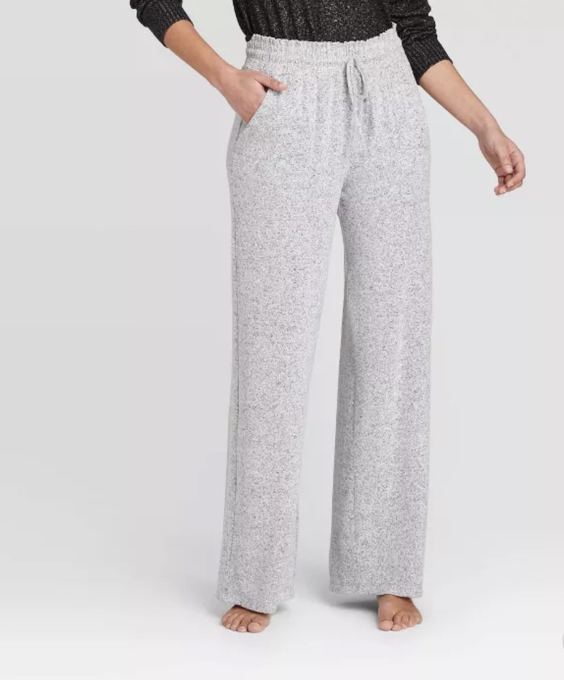 the lounge pants in gray