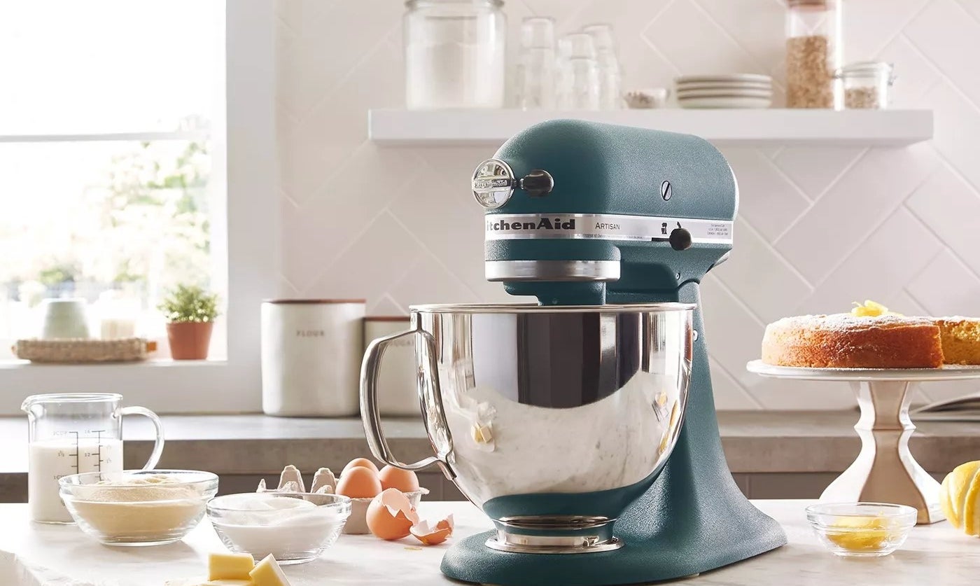 stand mixer on kitchen counter