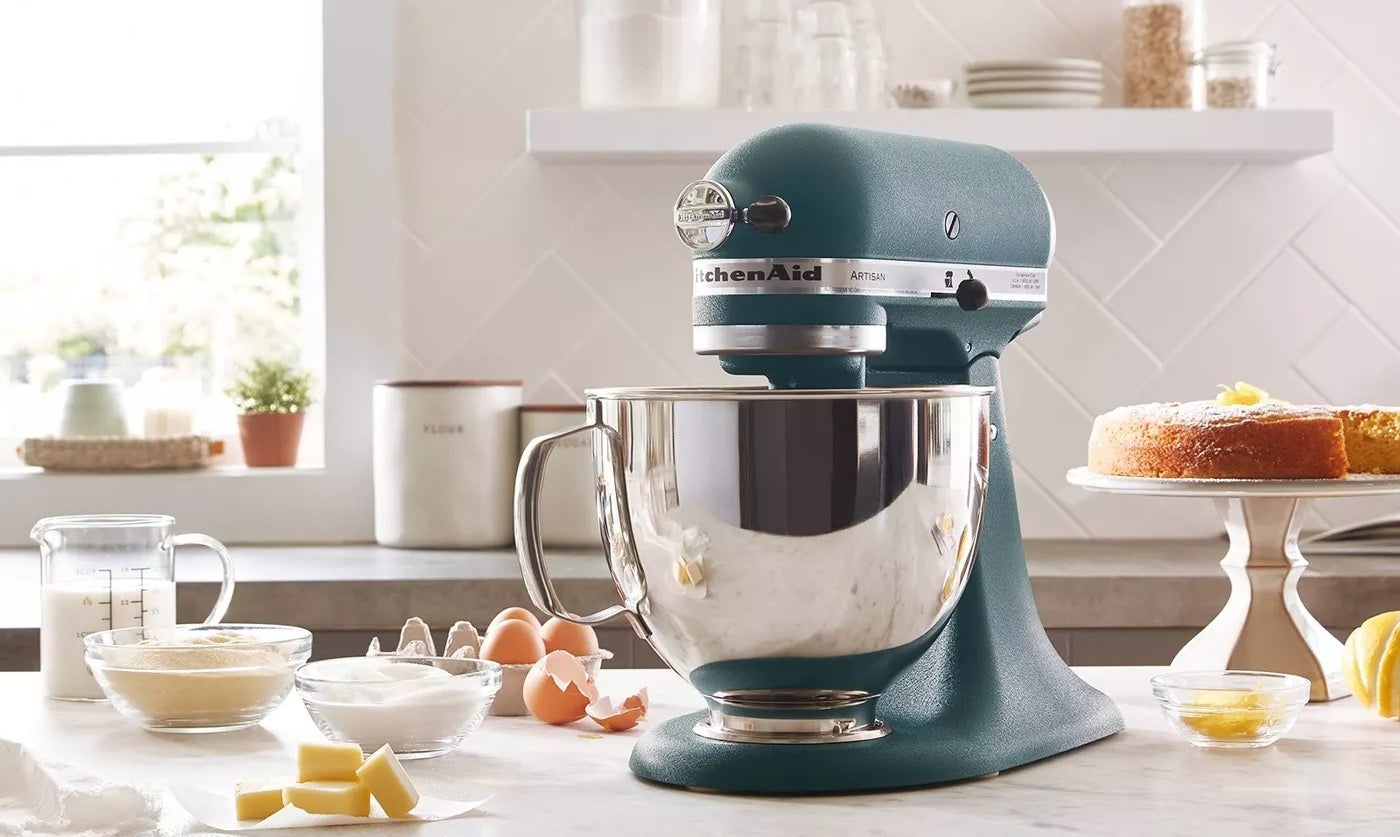 stand mixer on kitchen counter