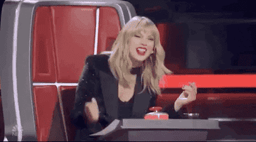 Taylor Swift dancing on The Voice